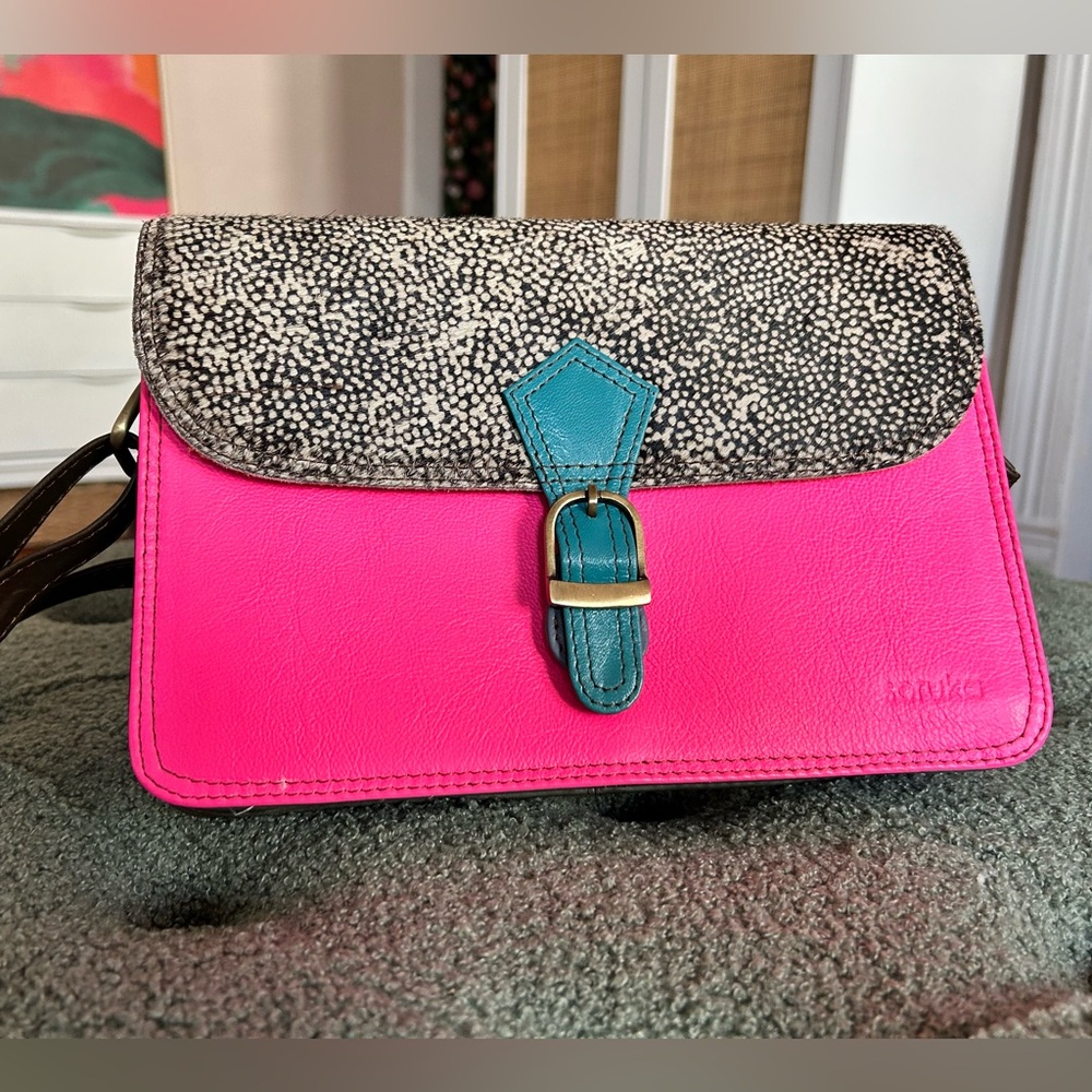 Soruka “Midi” Hot pink leather and leopard crossbody